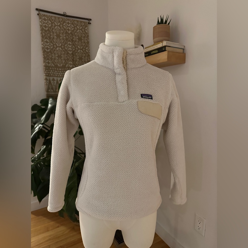 Patagonia Re-Tool Snap-T Fleece Pullover in Raw Linen White Girls Large